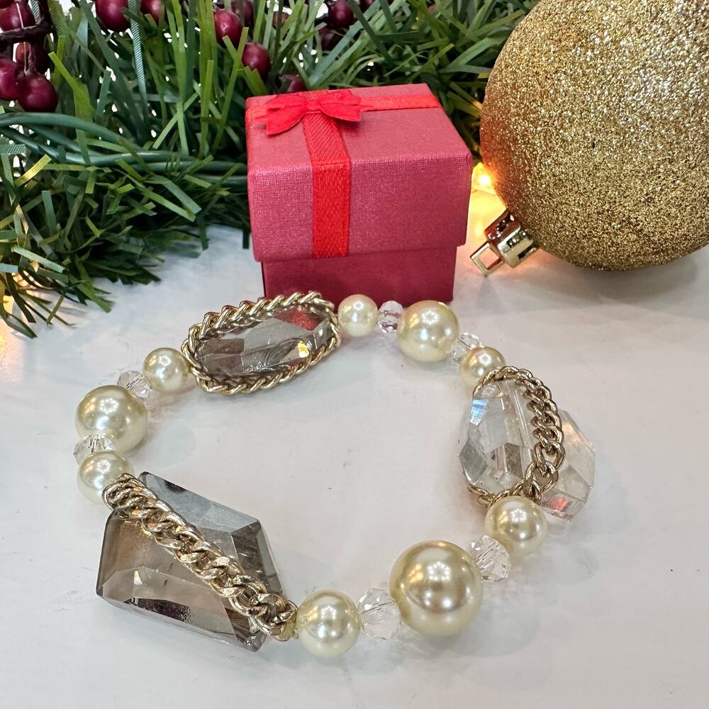 Clear stone beaded bracelet